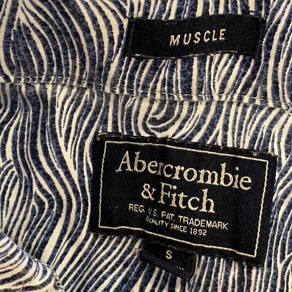 Abercrombie and Fitch button up - Picture 3 of 5